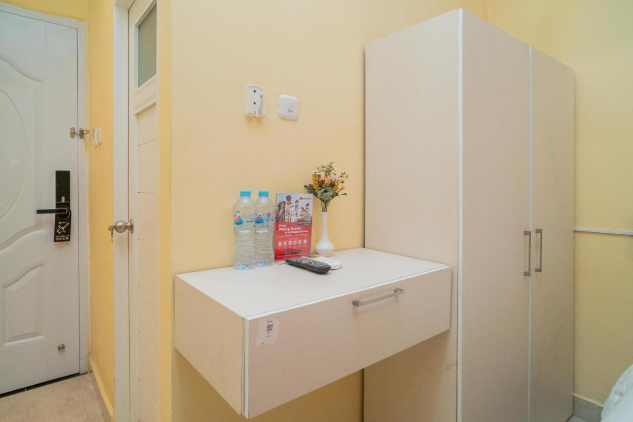 Reddoorz Plus Syariah Near Pasar Turi Surabaya Exterior photo