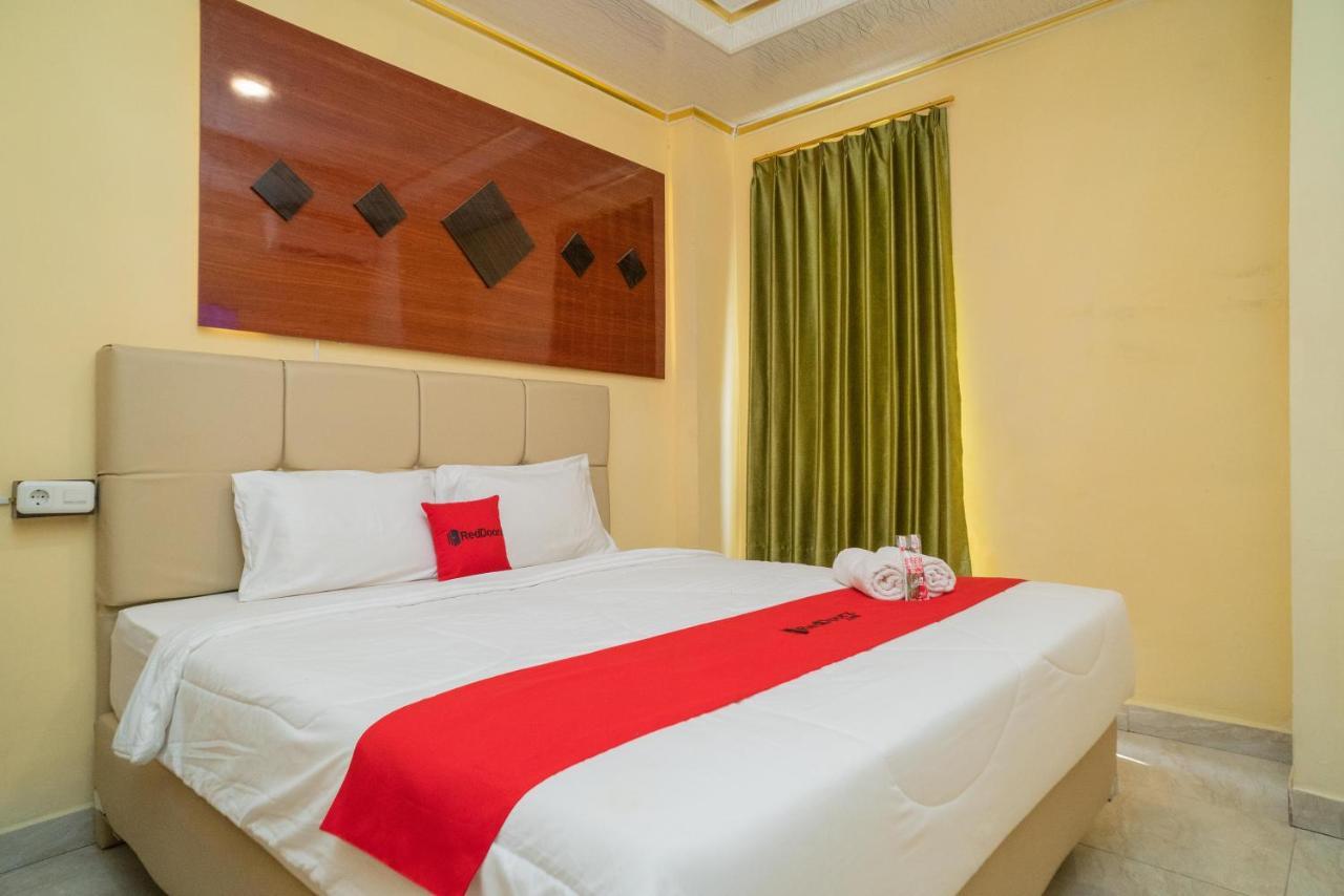 Reddoorz Plus Syariah Near Pasar Turi Surabaya Exterior photo