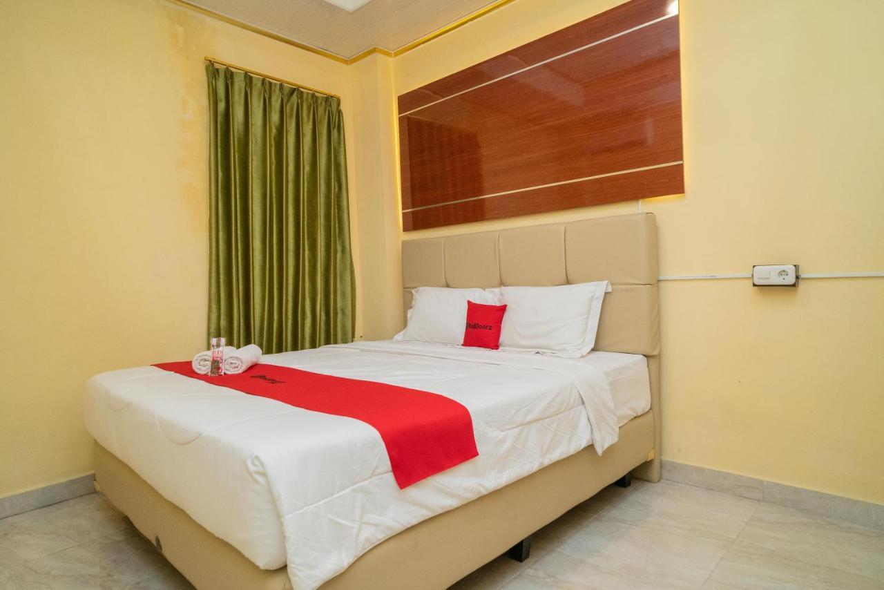 Reddoorz Plus Syariah Near Pasar Turi Surabaya Exterior photo